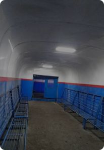 煤礦井下{br}候車室